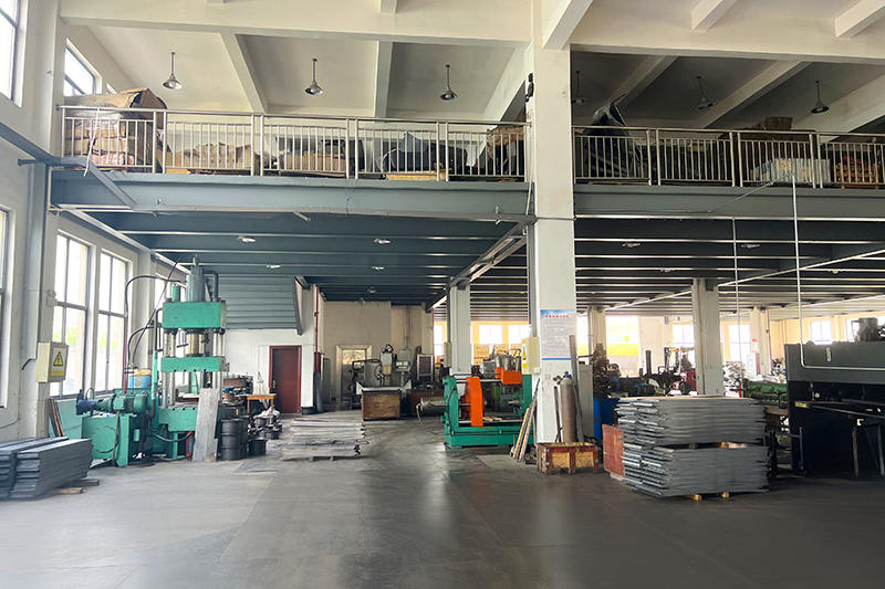 อุปกรณ์โรงงาน